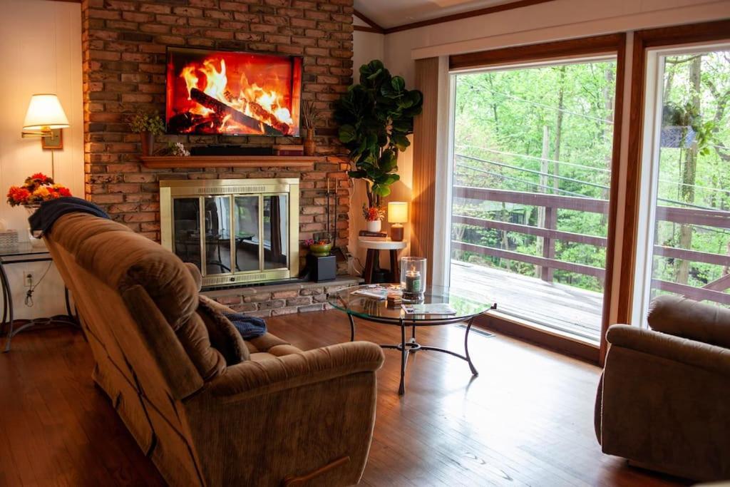 Modern Cabin With Hot Tub Grill Lake Beach Wineries Hiking Fishing And Hershey Park Family And Pet Friendly Superhosts On Ab&B Mount Gretna Eksteriør billede