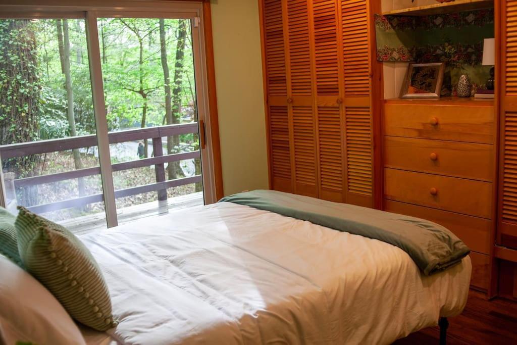 Modern Cabin With Hot Tub Grill Lake Beach Wineries Hiking Fishing And Hershey Park Family And Pet Friendly Superhosts On Ab&B Mount Gretna Eksteriør billede