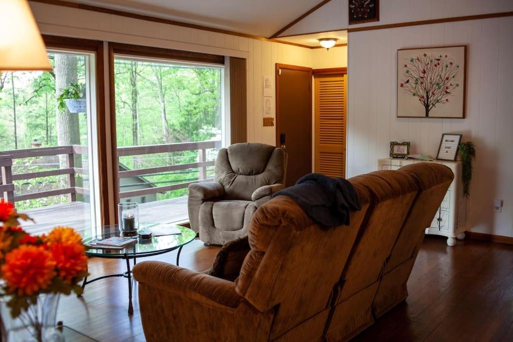 Modern Cabin With Hot Tub Grill Lake Beach Wineries Hiking Fishing And Hershey Park Family And Pet Friendly Superhosts On Ab&B Mount Gretna Eksteriør billede