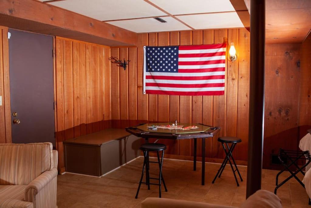 Modern Cabin With Hot Tub Grill Lake Beach Wineries Hiking Fishing And Hershey Park Family And Pet Friendly Superhosts On Ab&B Mount Gretna Eksteriør billede