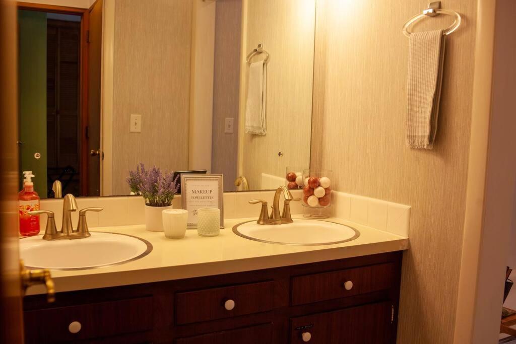 Modern Cabin With Hot Tub Grill Lake Beach Wineries Hiking Fishing And Hershey Park Family And Pet Friendly Superhosts On Ab&B Mount Gretna Eksteriør billede