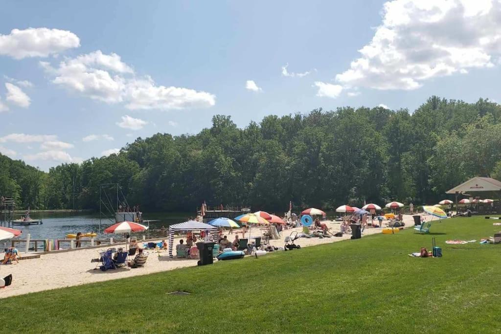 Modern Cabin With Hot Tub Grill Lake Beach Wineries Hiking Fishing And Hershey Park Family And Pet Friendly Superhosts On Ab&B Mount Gretna Eksteriør billede